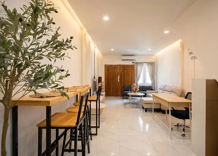 Spacious 4br Khao San Area 5 Bath Apartment *